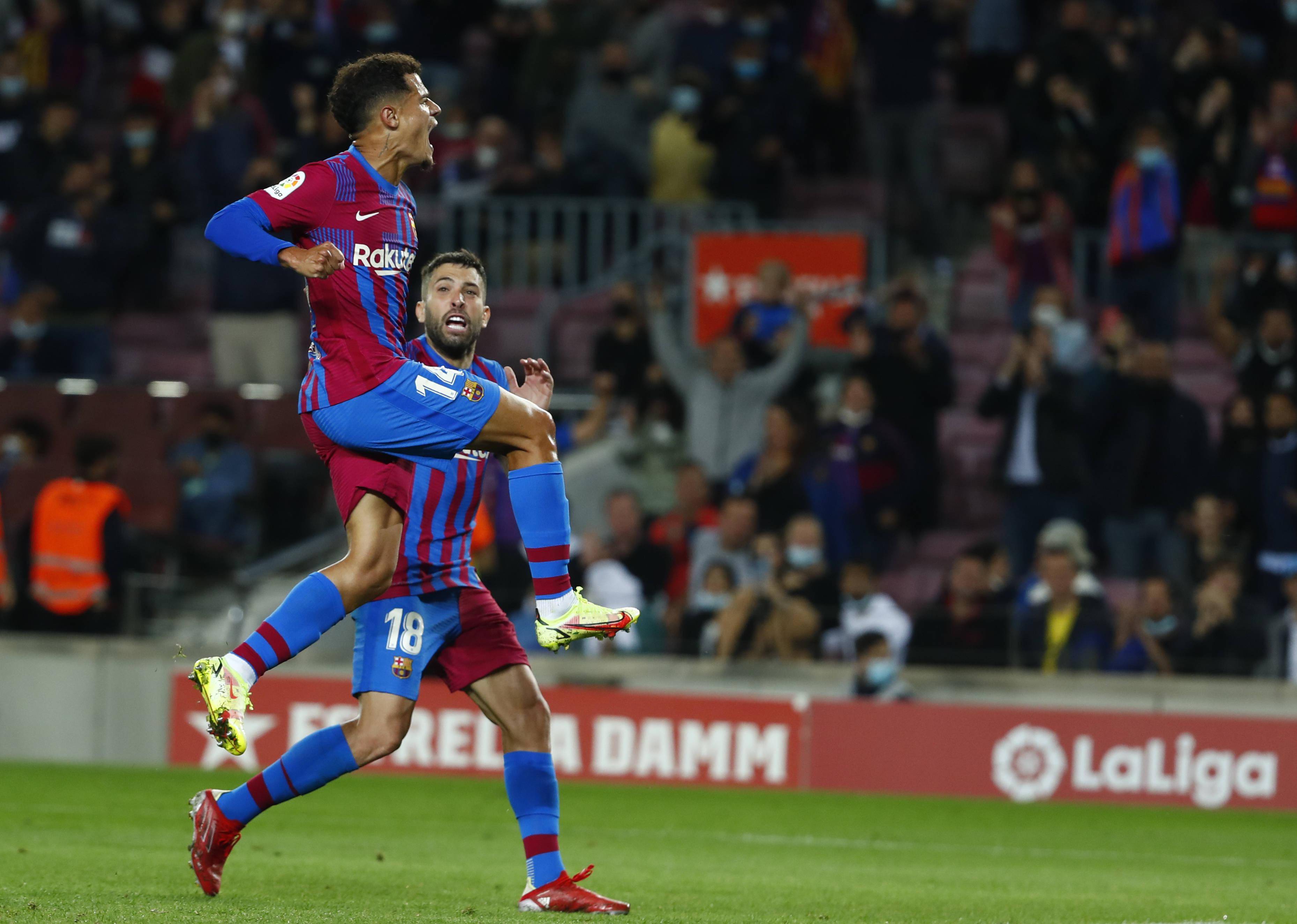 关于今晚西甲传出新动向;巴塞罗那单刀错失;管理层表态——压力陡增;临场指挥获称赞的信息 关于今晚西甲传出新动向;巴塞罗那单刀错失;管理层表态——压力陡增;临场指挥获称赞的信息